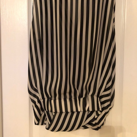 Forever 21 Striped Sleeveless Top - Picture 3 of 8